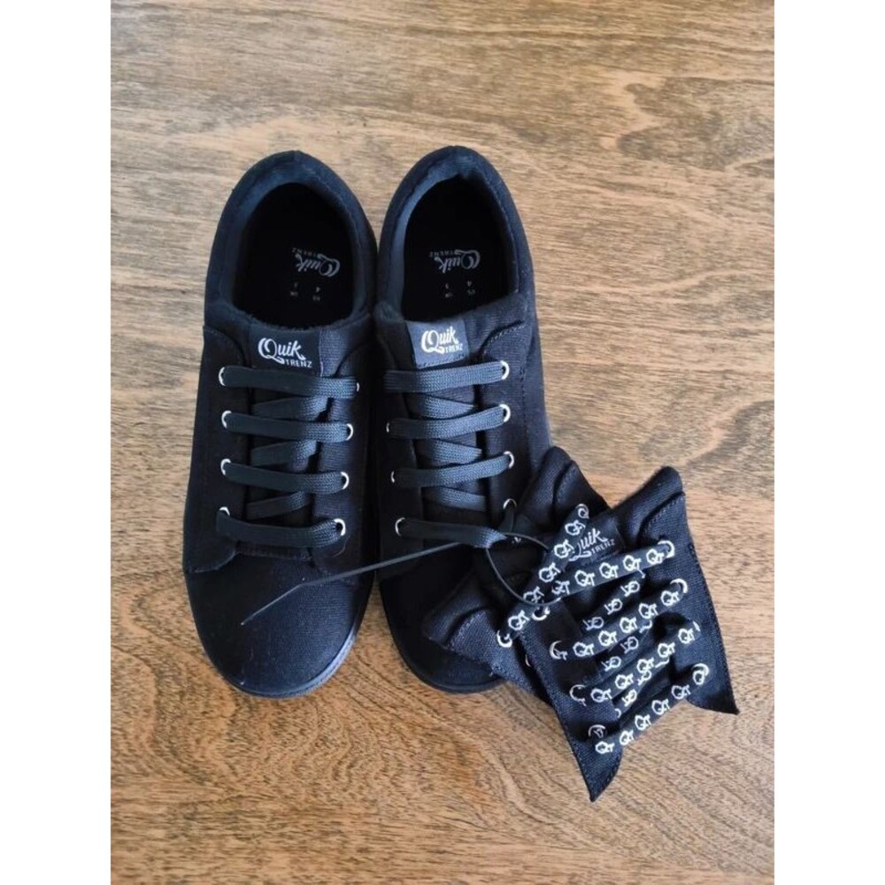 Quik brand children's tennis shoes